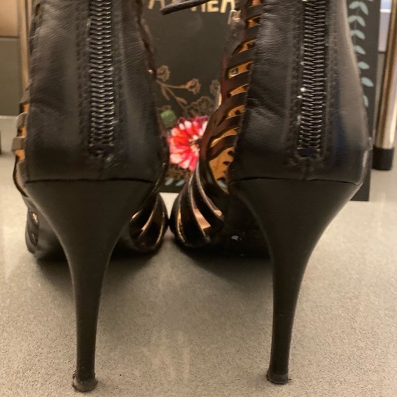 *sold* Nine West 4” blk heels - Picture 5 of 7